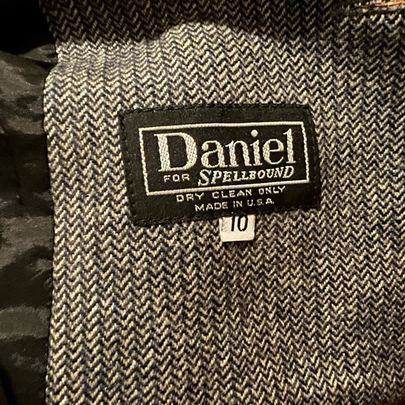 Daniel for Spellbound black two piece skirt suit - Picture 2 of 5